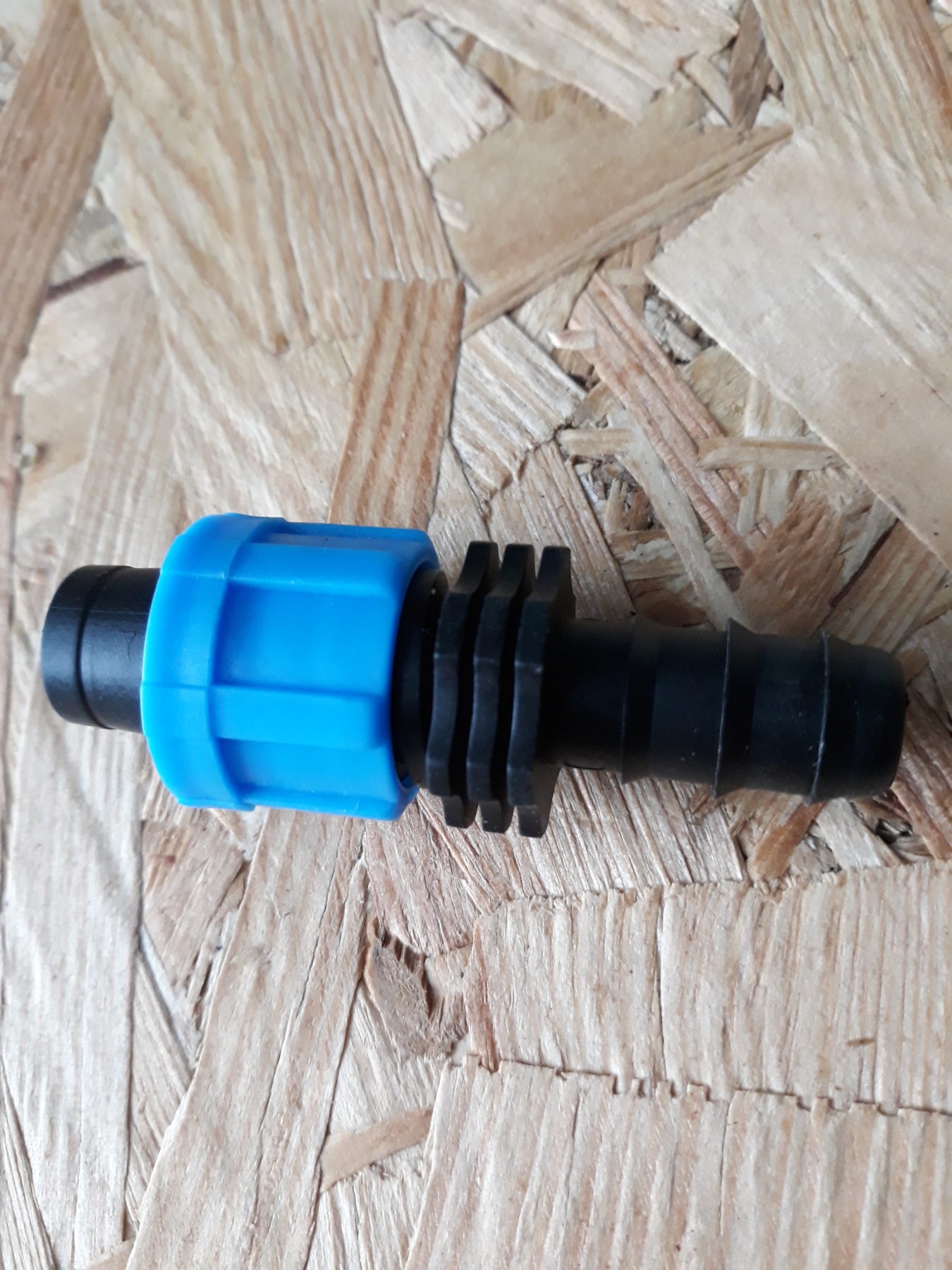 Перехід з трубки 16 мм на капельну  ленту