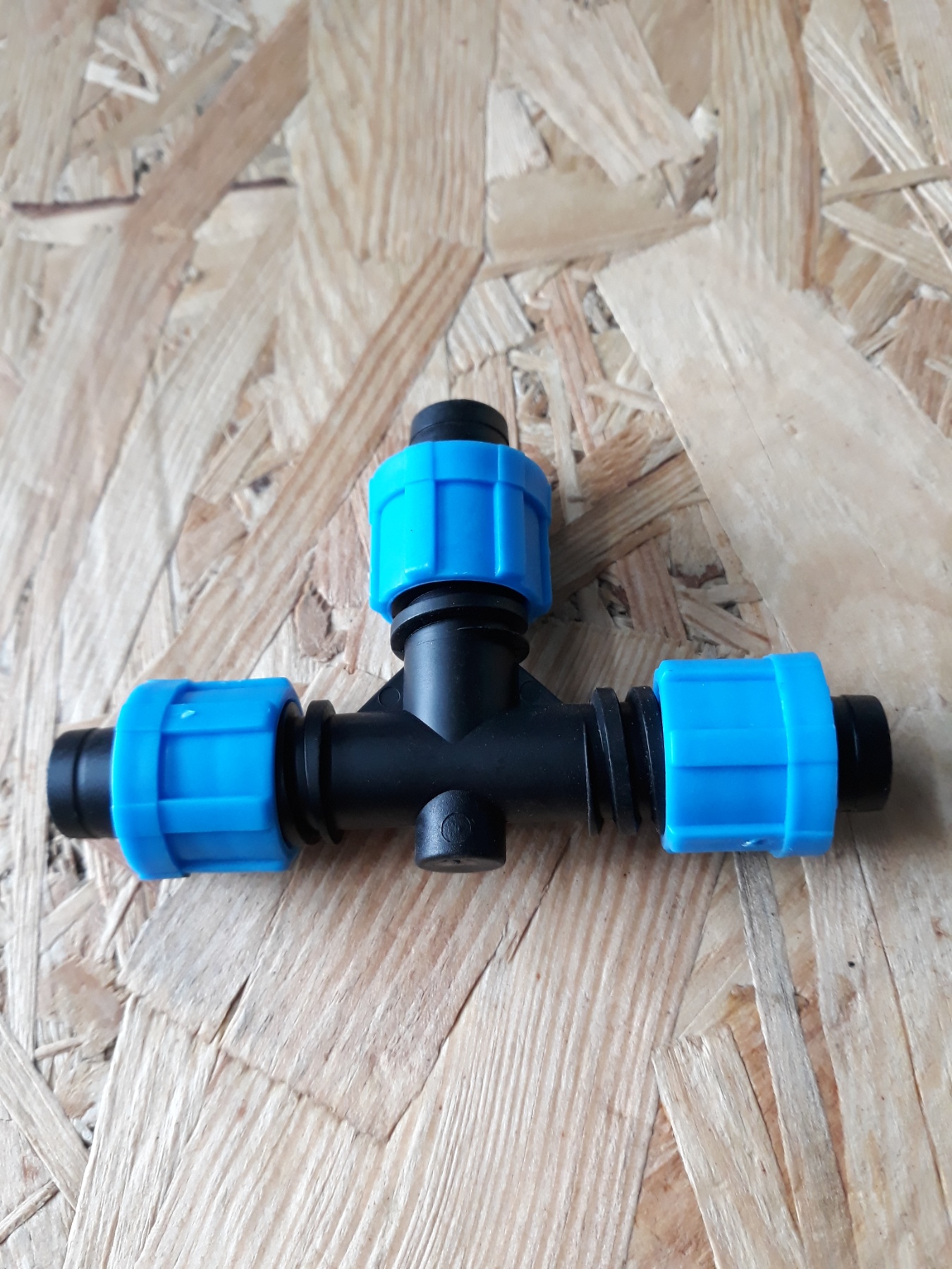 Трійник  для крапельної стрічки PS