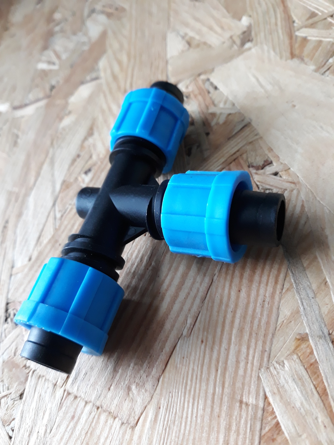 Трійник для крапельної стрічки 